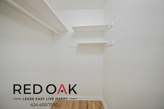 Building Photo - 1111 S Norton Ave