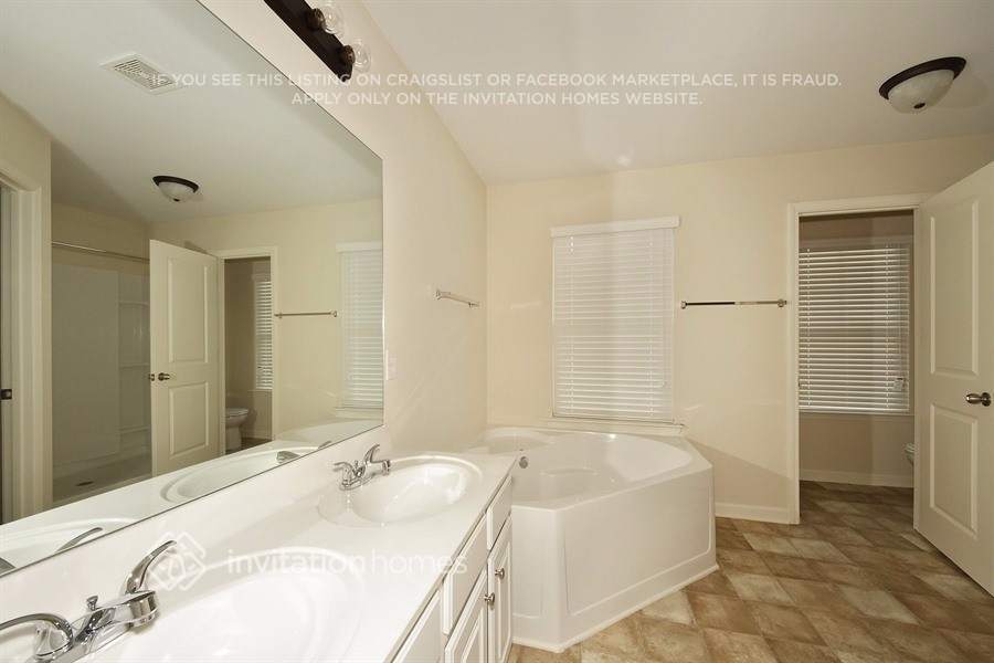 Building Photo - 3030 Stonebrook Cove