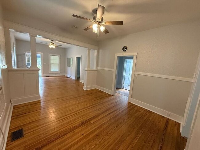 Building Photo - Pensacola - East Hill - 2 Bedroom, 1 Bathroom