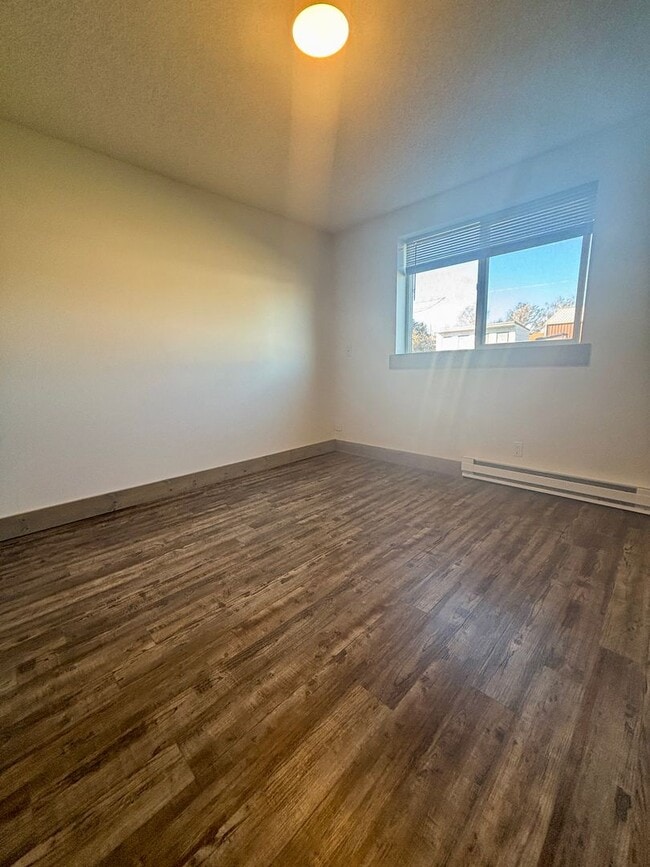 Building Photo - 413 N Cherry St