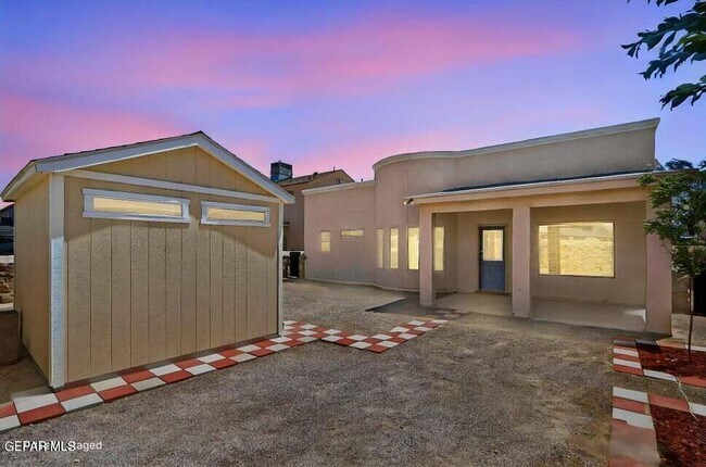 Building Photo - 13981 Flora Vista Ave
