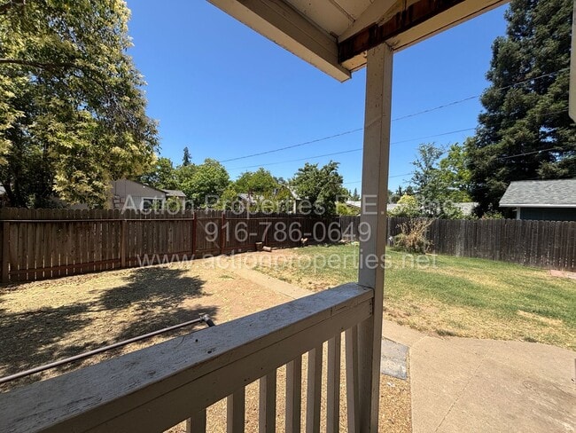 Building Photo - Charming 1 Bed, 1 Bath Home - Private Back...