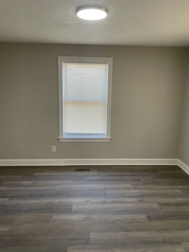 Building Photo - 1112 Cayuga St