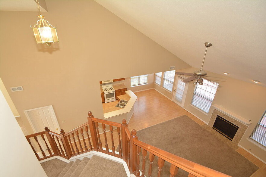 Building Photo - 10299 Lakeland Dr