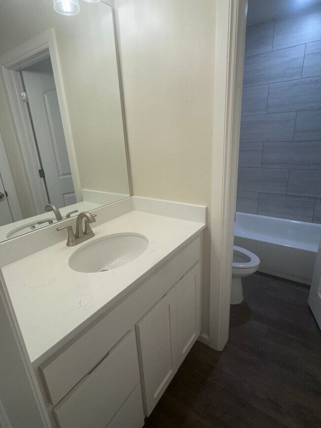 Building Photo - New construction duplex in Newcastle 3 bedroom with game room