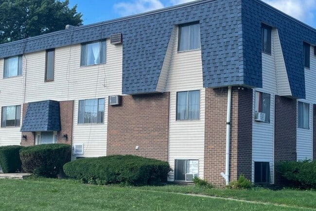 Building Photo - Tradewinds Apartments