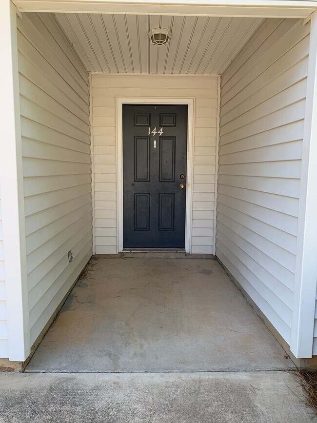 Building Photo - 1480SF 3BR 2BA