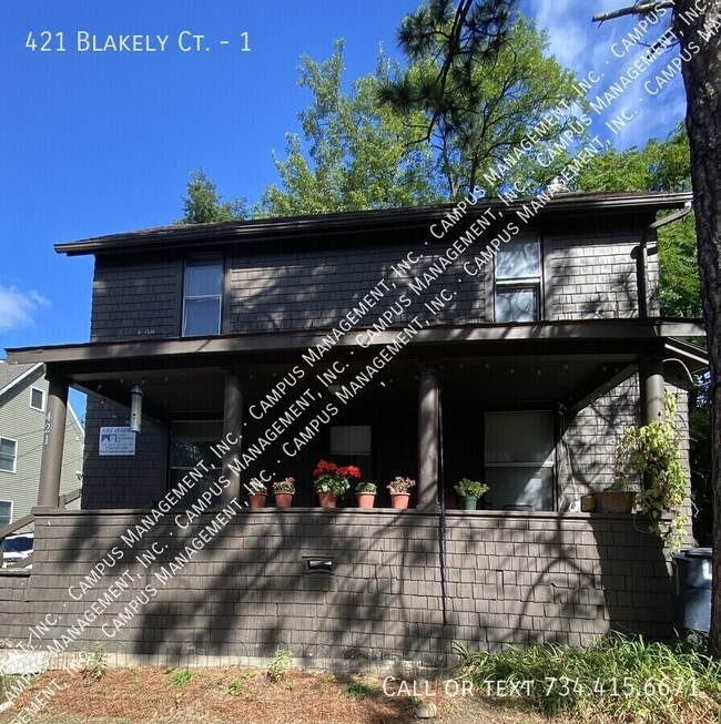 Primary Photo - 421 Blakely Ct