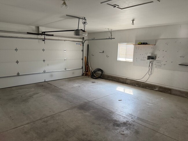 Building Photo - Beautiful patio home with 2 car garage and...