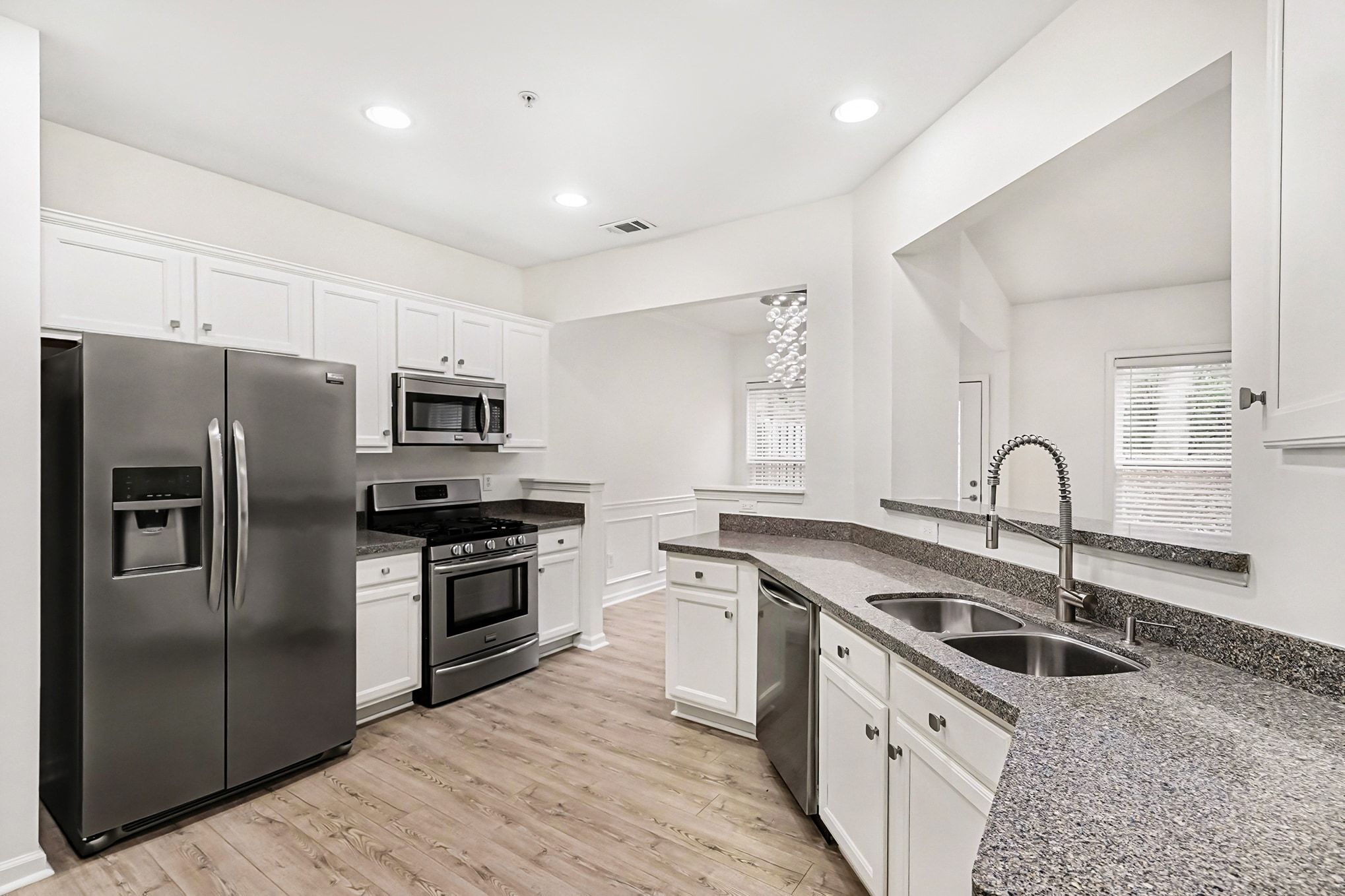 Building Photo - 1645 Caswell Pky