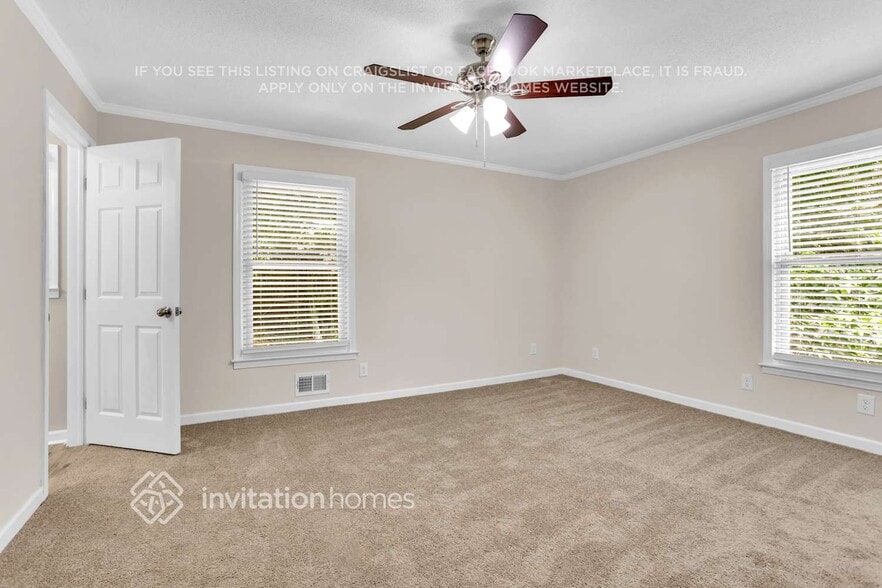 Building Photo - 221 Cherrywood Dr