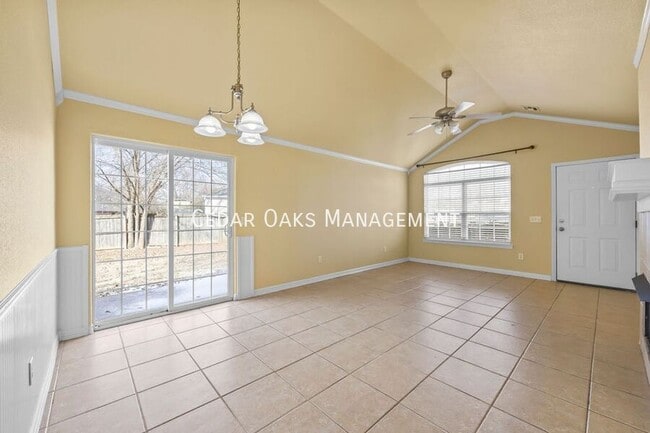 Building Photo - 1110 S C Ct