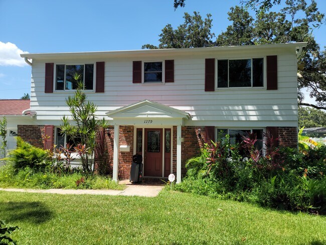 Conveniently Located - 1279 86th Ave N