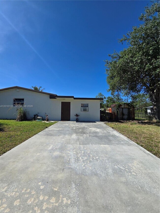 Building Photo - 27660 SW 162nd Ave