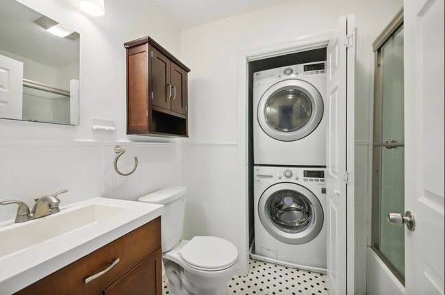 Building Photo - 259 Pine St