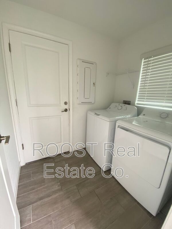 Building Photo - 1668 Colebrook Cir SW