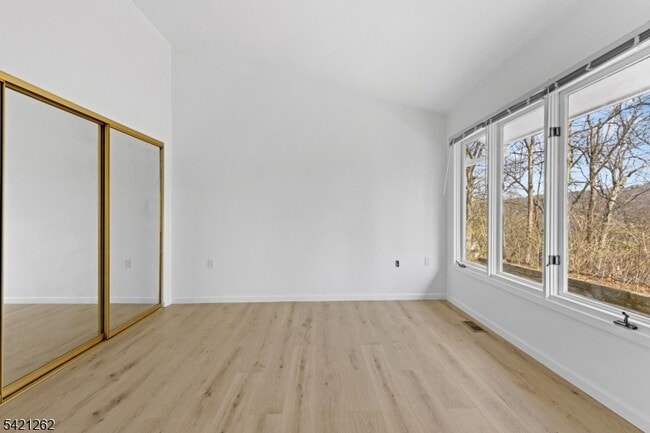 Building Photo - 8 Canada Goose Dr