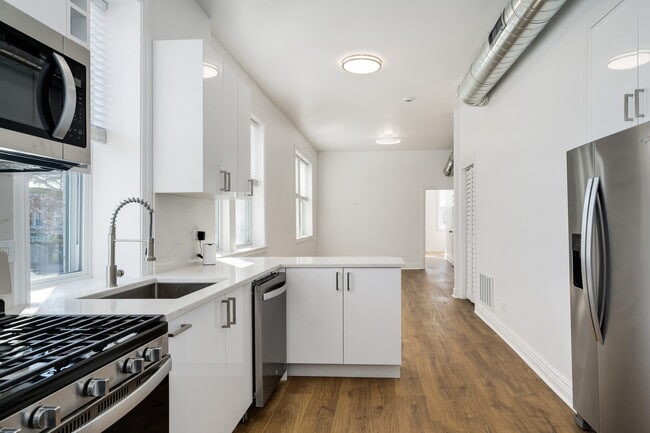 Building Photo - 4001 N Elston Ave