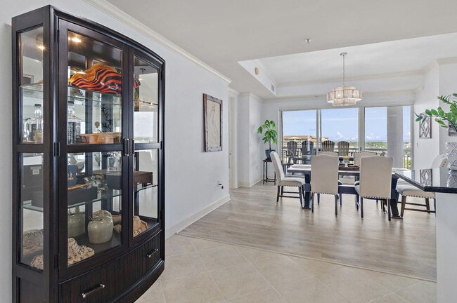 Building Photo - 725 Gulf Shore Dr