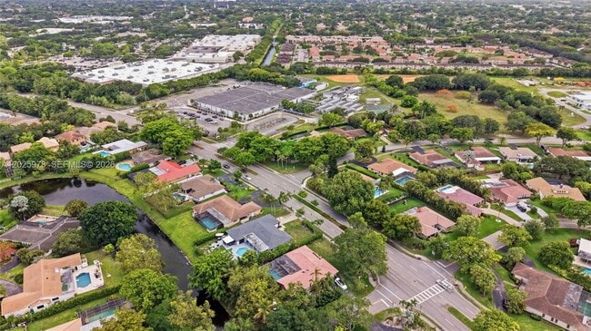 Building Photo - 9935 Ramblewood Dr