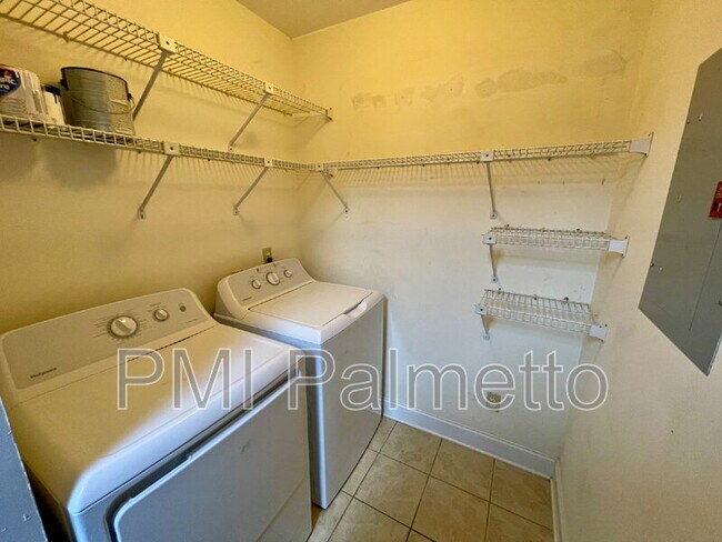 Building Photo - 229 Windsor Point Rd