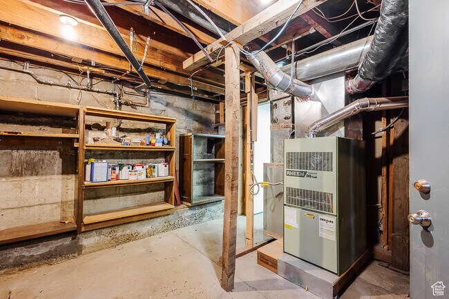 Building Photo - 8544 S 300 E