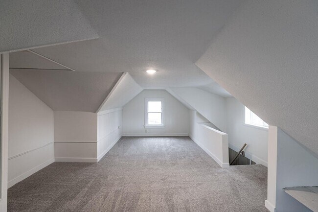 Building Photo - 3-4BR Rent or Rent to Own with New Kitchen and Garage!