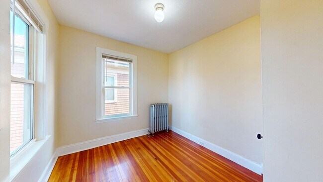 Building Photo - 19 Nightingale St
