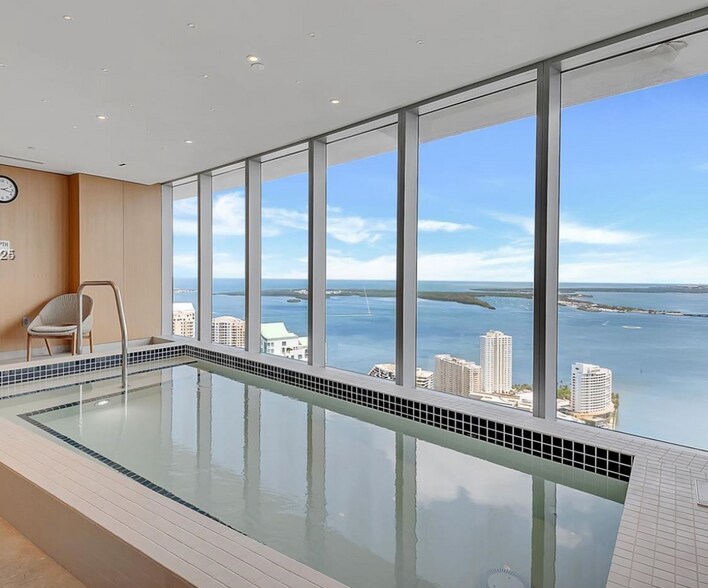 Building Photo - 300 Biscayne Boulevard Way