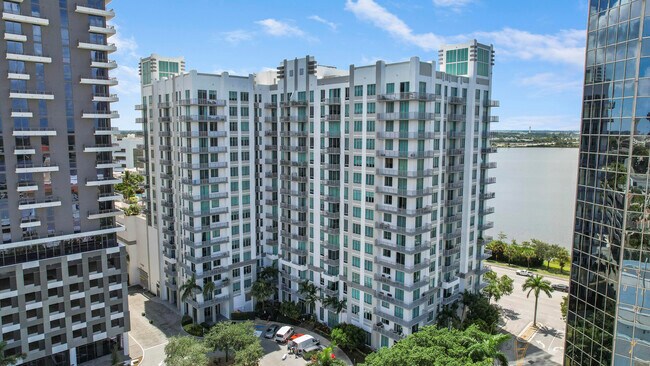 Building Photo - 300 S Australian Ave