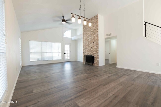 Building Photo - 3424 W Thude Dr