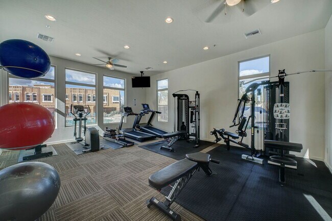 Building Photo - 7439 E Conquistadores Dr