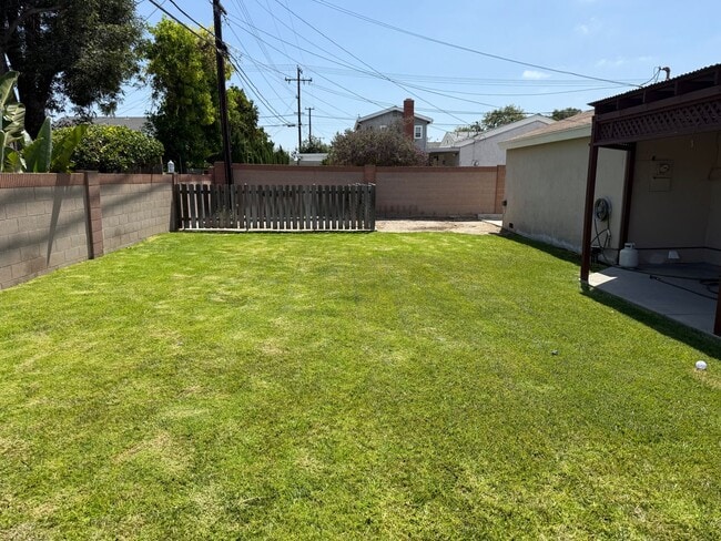 Building Photo - CYPRESS HOME  3BR 1.5BA WITH LARGE PATIO &...