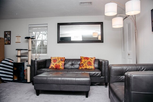 Building Photo - Condo Located on Cool Creek Golf Course