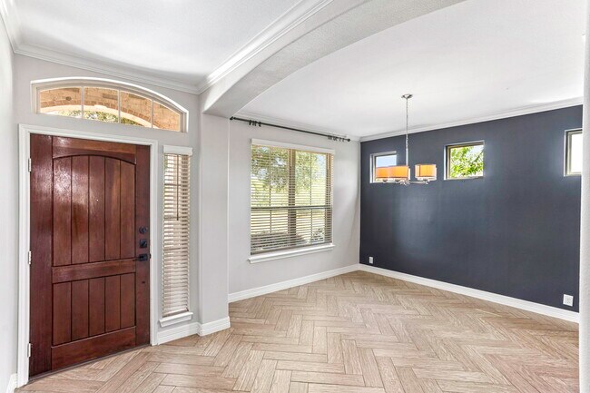 Building Photo - 8881 Highland Dawn