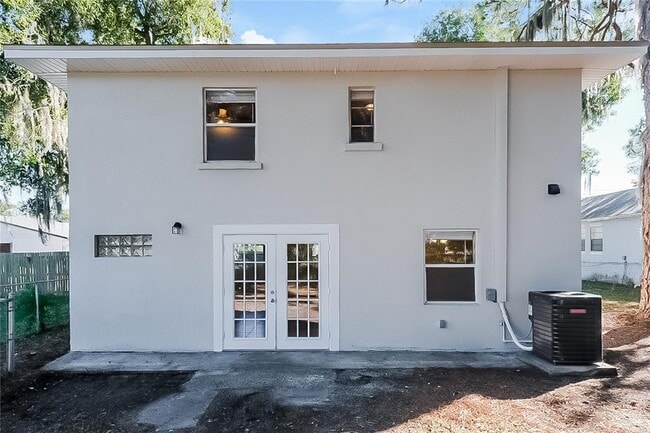 Building Photo - 1405 N Lake Shipp Dr