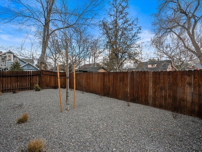 Building Photo - Remodeled Midtown Bungalow
