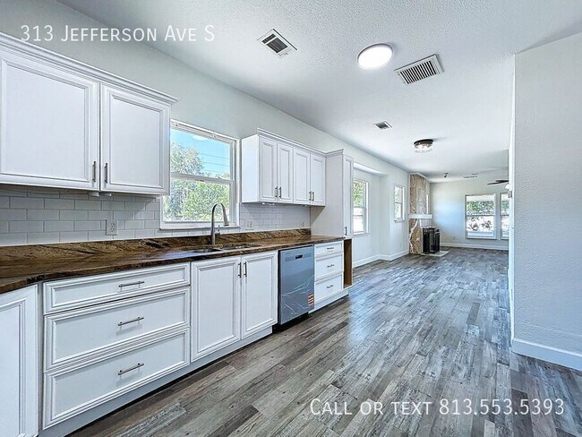 Building Photo - 313 Jefferson Ave