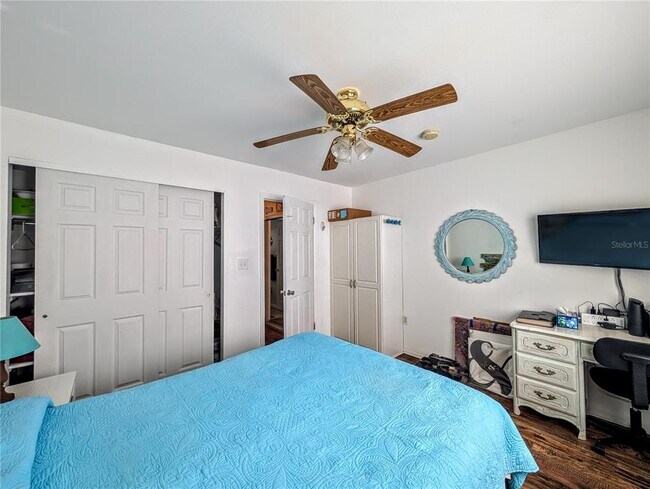 Building Photo - 2328 Canal Dr