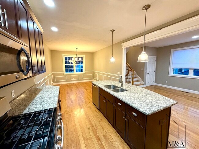 Building Photo - 46B Dominion Rd