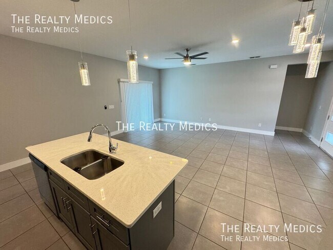 Building Photo - 310 Drum Ct