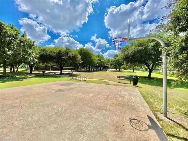 Building Photo - 1825 Bonham Ln