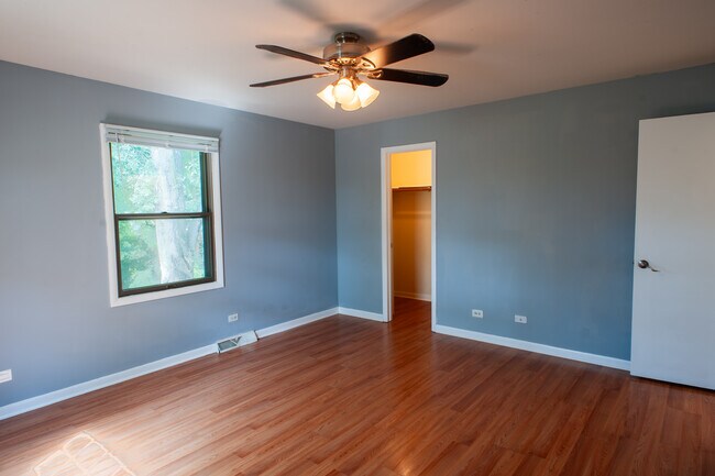 Building Photo - 1147 Garfield Ave