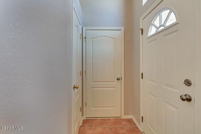 Building Photo - 1417 Plaza Verde Dr
