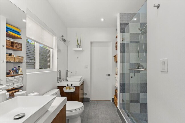 Building Photo - 70 NE 97th St