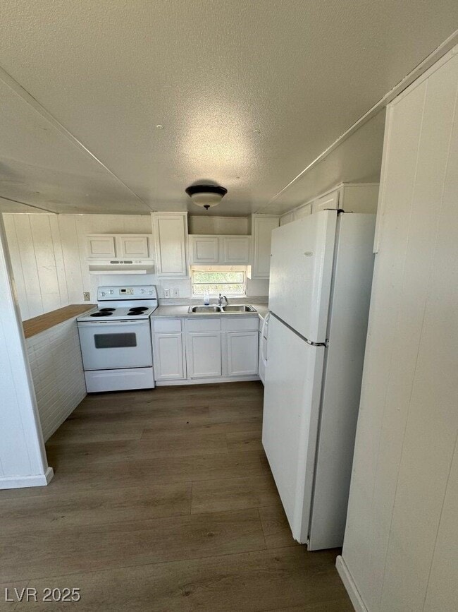 Building Photo - 921 1st St