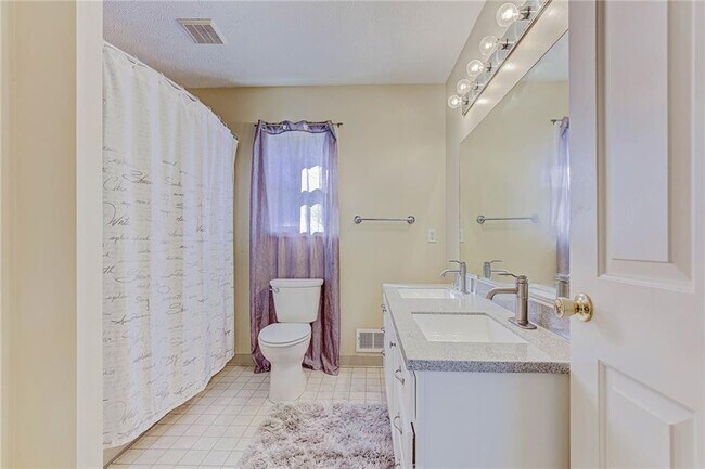 Building Photo - 1285 Courtney Dr