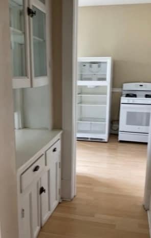 pantry - 2915 N Farwell Ave