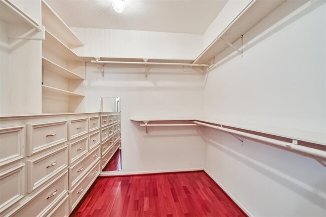 Building Photo - 16 Kelliwood Ct Cir