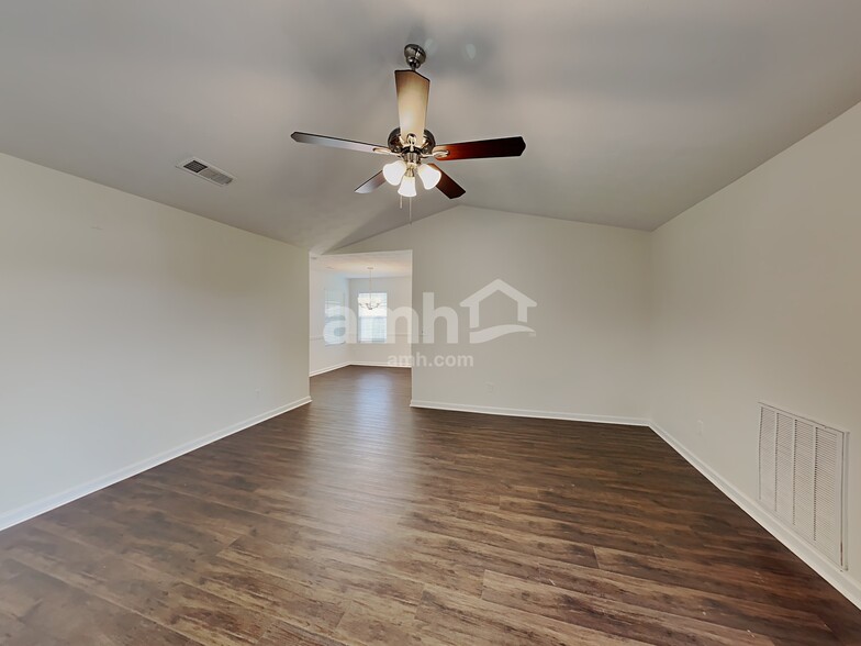 Building Photo - 621 Everlasting Way